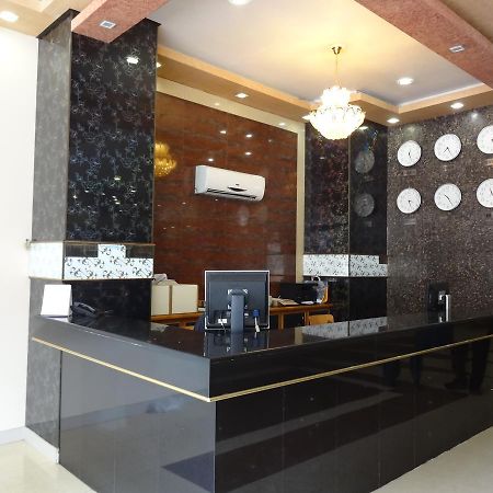Hotel Sky Towers Karachi Eksteriør bilde
