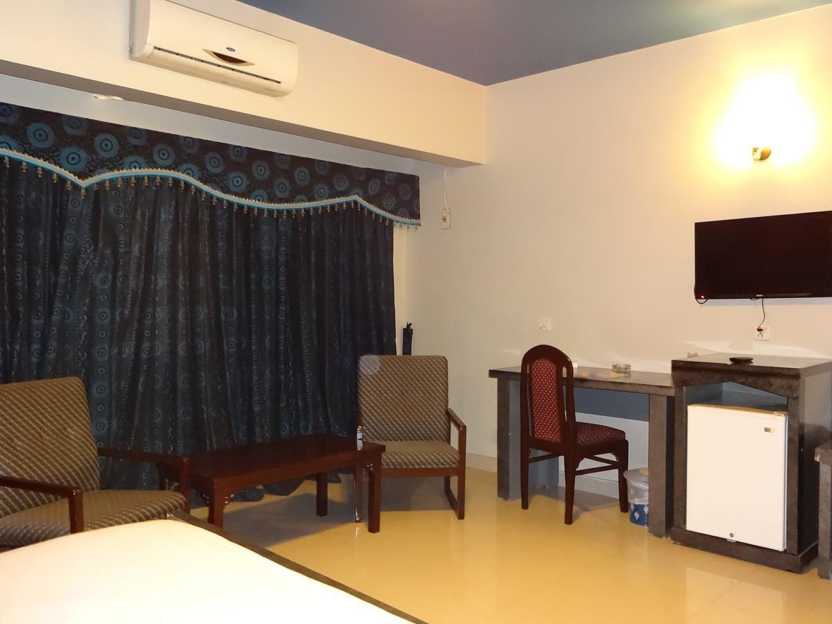 Hotel Sky Towers Karachi Eksteriør bilde